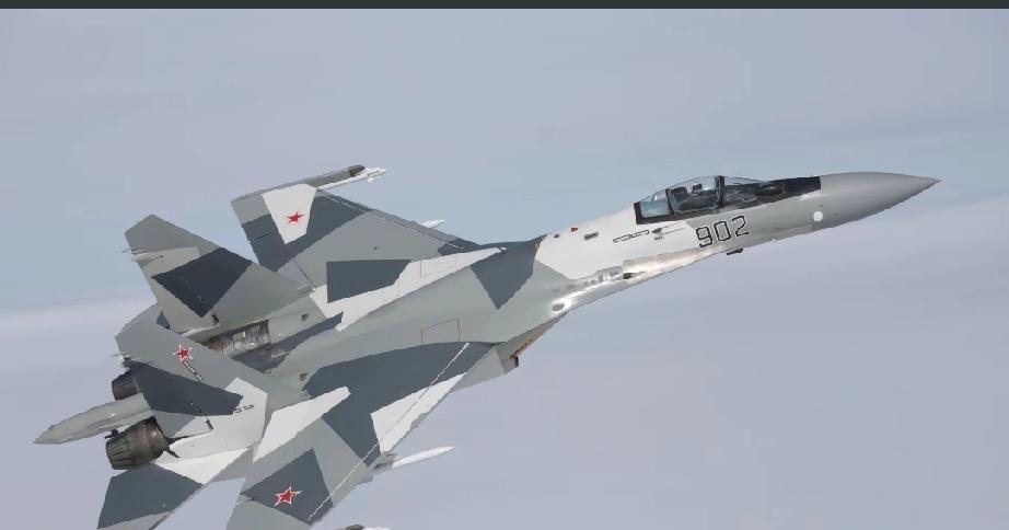 战机坠落背后：现代战争的残酷真相与和平的珍贵重量俄乌战场上空，苏-34