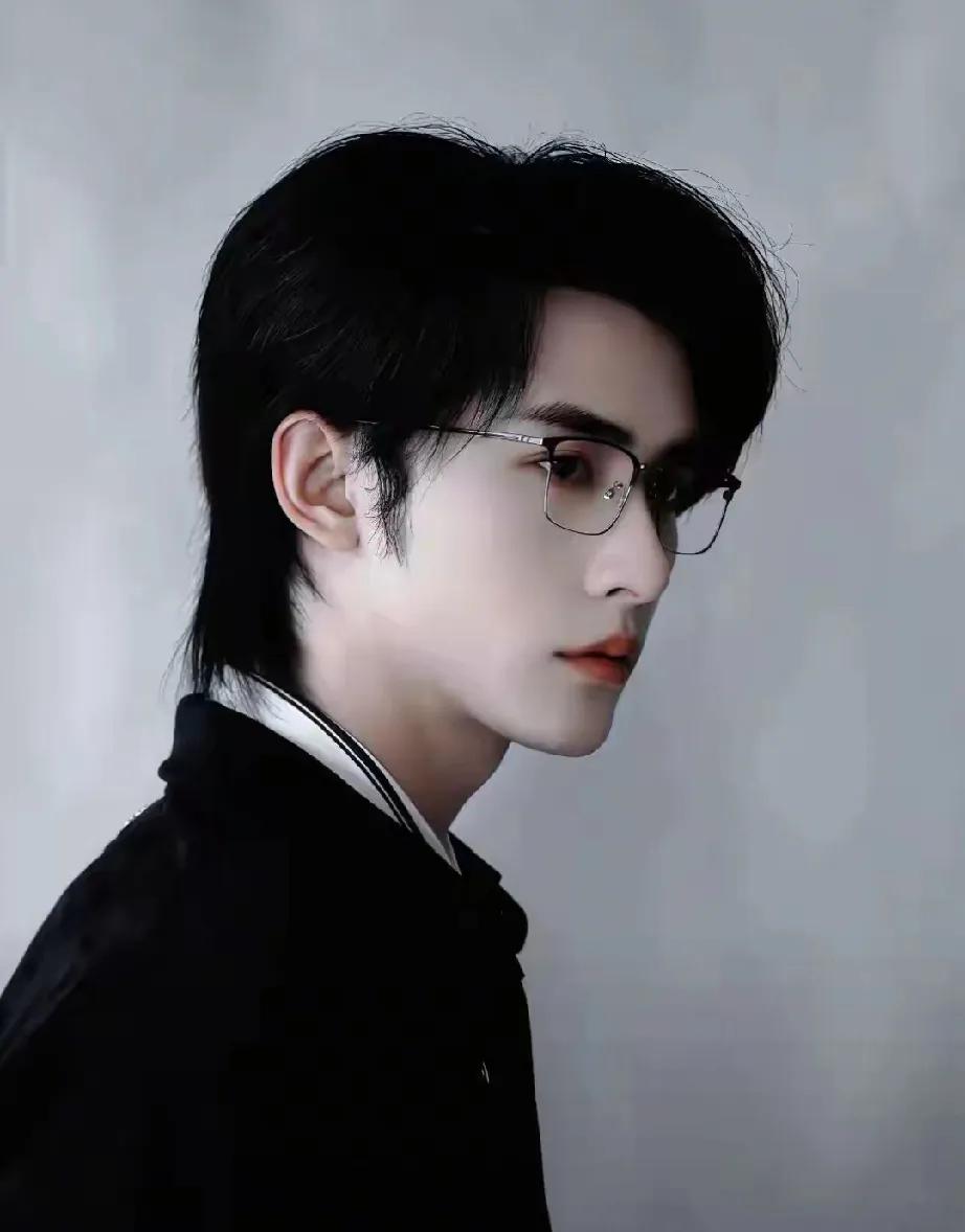 家人们，申浩男这个月杀疯啦！堪称短剧圈劳模，4部王炸新剧接连上线！