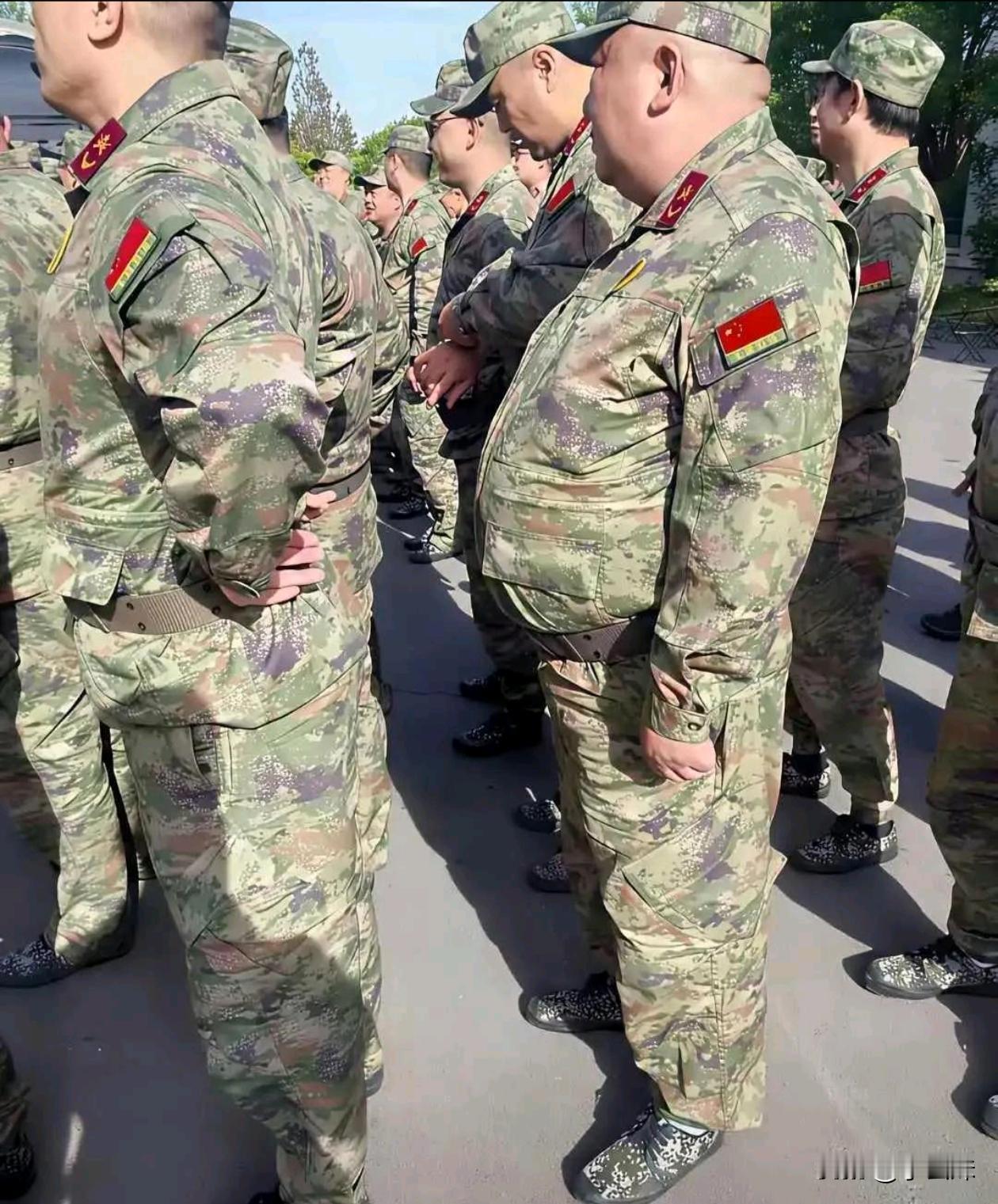 哪位大神知道，这是什么衣服？