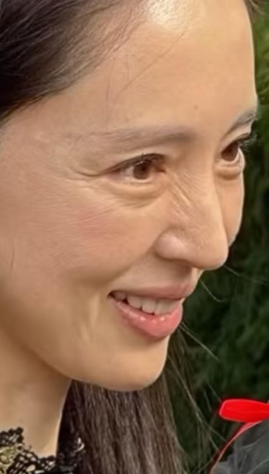 远看是仙女，近看没法看了！所以不要对她的婚姻意难平，也许这才是最好的选择！