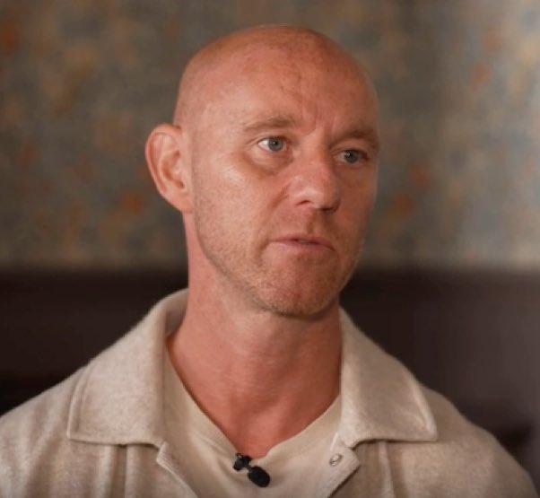 【浪费人才】曼联名宿巴特和斯科尔斯表达了梅努不被重用的失望。巴特：“对我来说