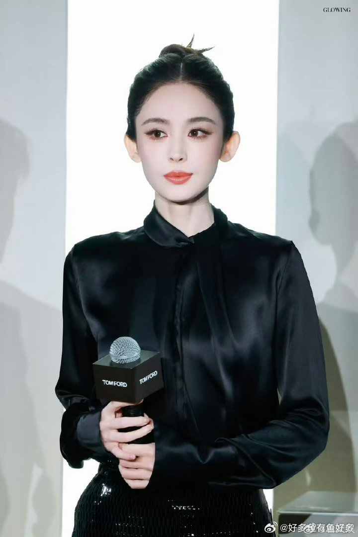 娜扎高清镜头下的神颜娜扎的脸是神迹高清镜头怼脸拍都没在怕！娜扎这五官精致得像被