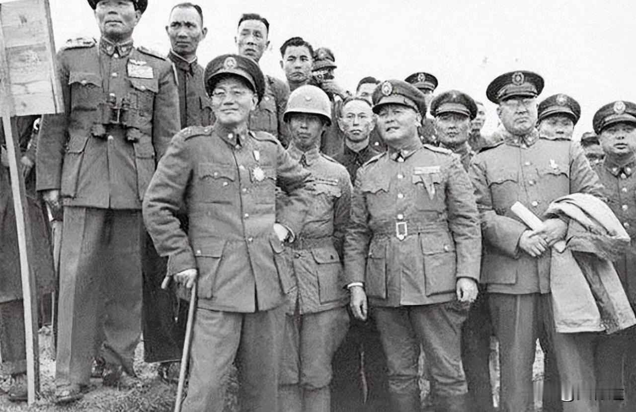 1949年，老蒋带着400万两黄金来到了台湾，400万两也就是125吨，现在按每