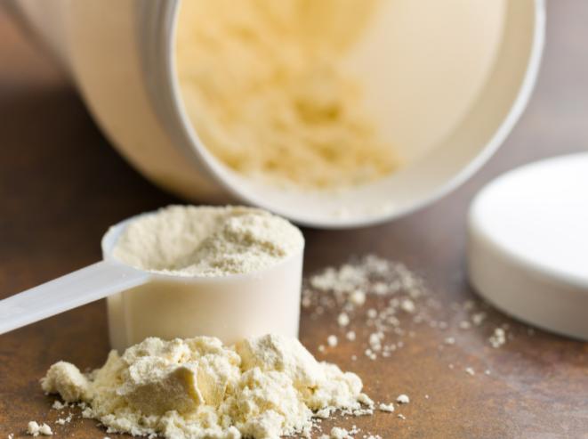 蛋白粉人人都该吃？医生提醒：这3类人群才真正需要补充超市货架上的蛋白粉越摆越满