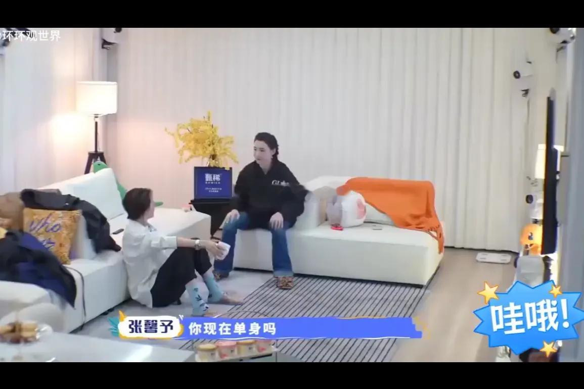 张柏芝迟疑的那一秒，捕捉到她或许已非单身，这细微反应引发不少讨论！！！！