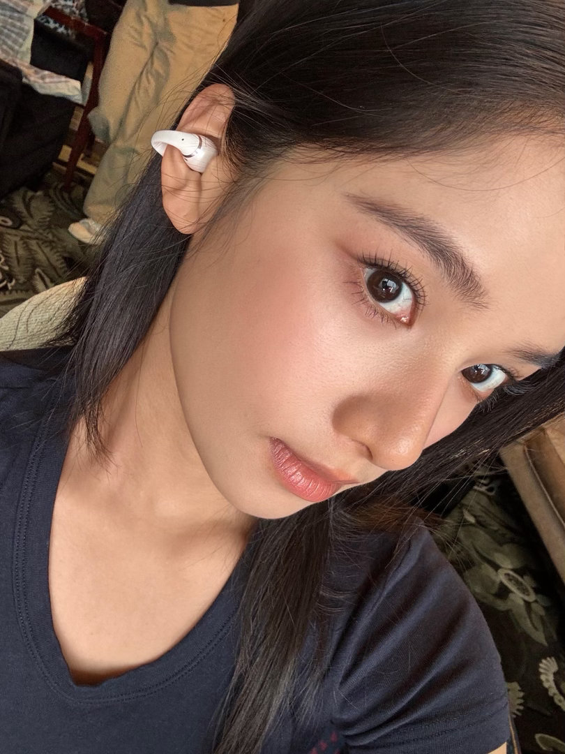 张婧仪今日更新🤳🏻不P图怼脸自拍又来了🤤