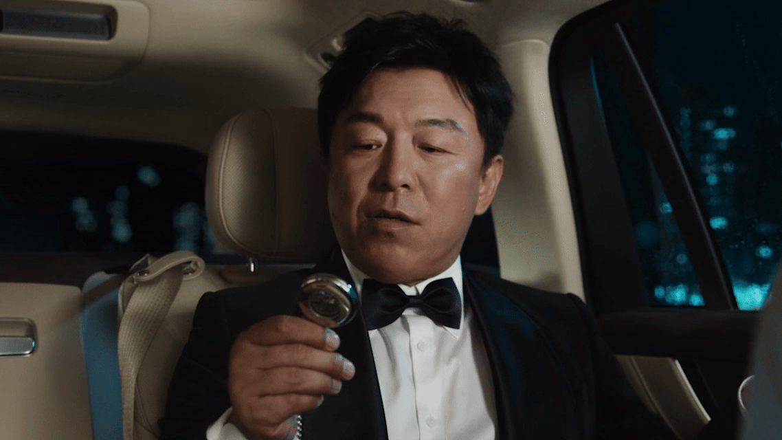 问界M9官宣双品牌大使在荧幕上，于和伟和黄渤是千面戏骨、全能影帝，而私下，两人