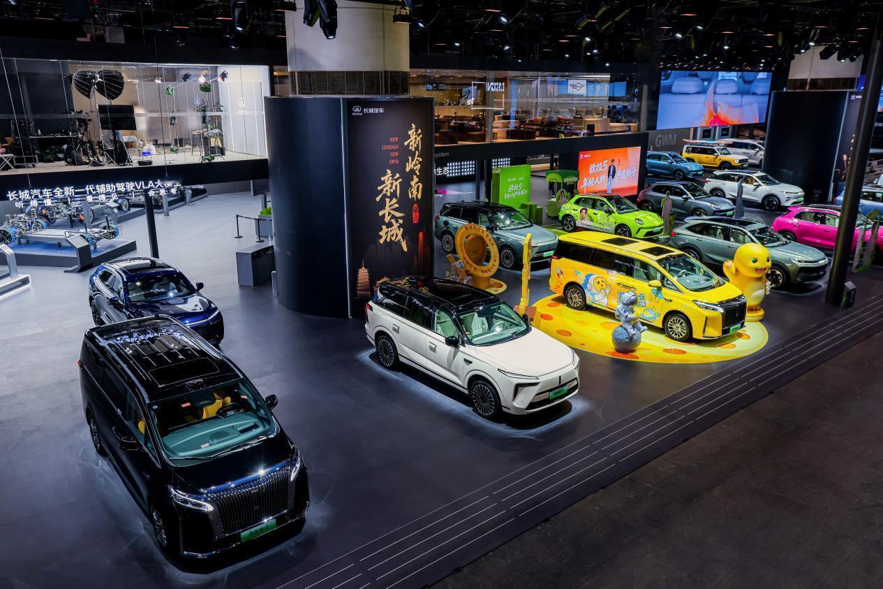 2025广州车展上，魏牌新能源带着全新高山家族、蓝山和摩卡Hi4等车型亮相。作为