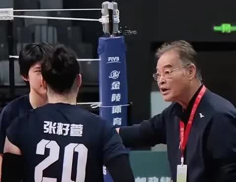 张常宁一个人就顶半支球队！你甚至很难想象，被国家U系列女排抽走22人之多的江
