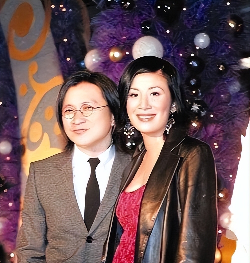 2005年，40岁的吴君如刚怀孕，媒体恭喜陈可辛要当爸爸了。他却冷冰冰甩出一句：“孩子也不一定是我的