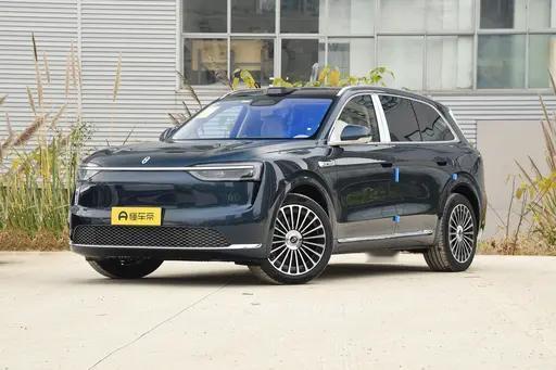 30万预算看问界M7，我觉得最有意思的，不是单纯选配置，而是先想明白一句话：你到