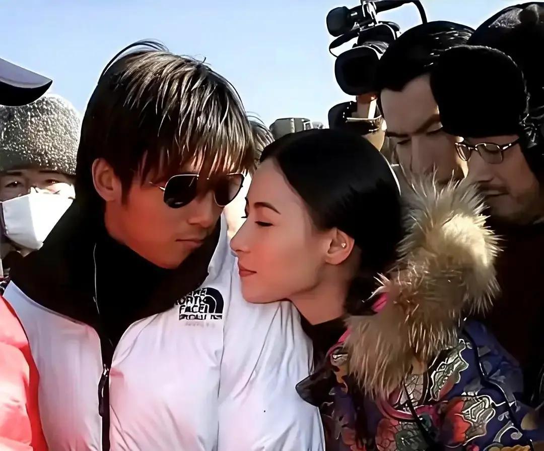 结果一出，评论区直接炸锅：张柏芝拿十年青春换俩娃，谢霆锋同款时间给王菲煮面。离婚