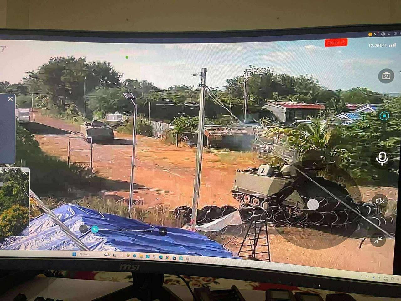 泰军士兵闯入柬埔寨奥多棉吉省的Pairachan村庄。目前泰柬双方均称对方违反了