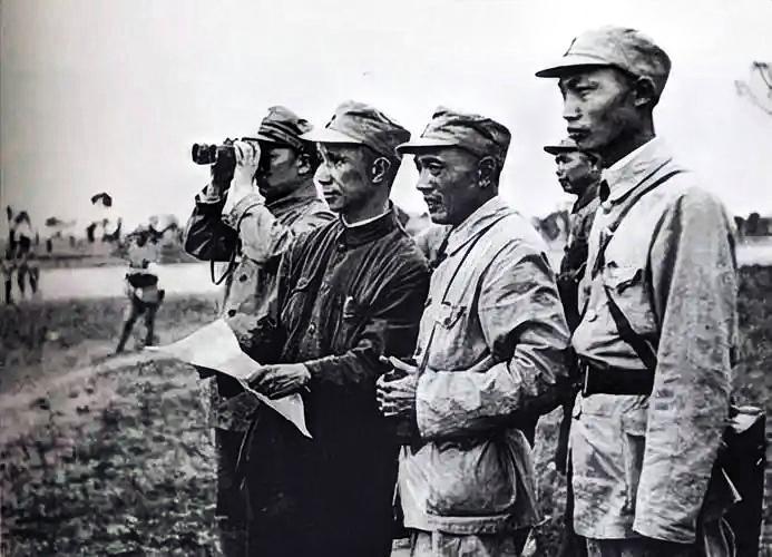 1947年，毛主席给刘邓大军发去一封3A级绝密电报，刘、邓二人看完瞬间吓得冷汗直