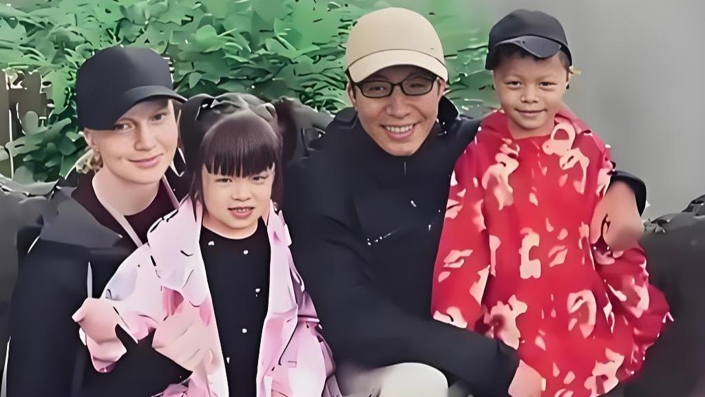 清明假期，大同的浑源县迎来了一场别样的风景——撒贝宁携家人悠然现身。四口之家漫步