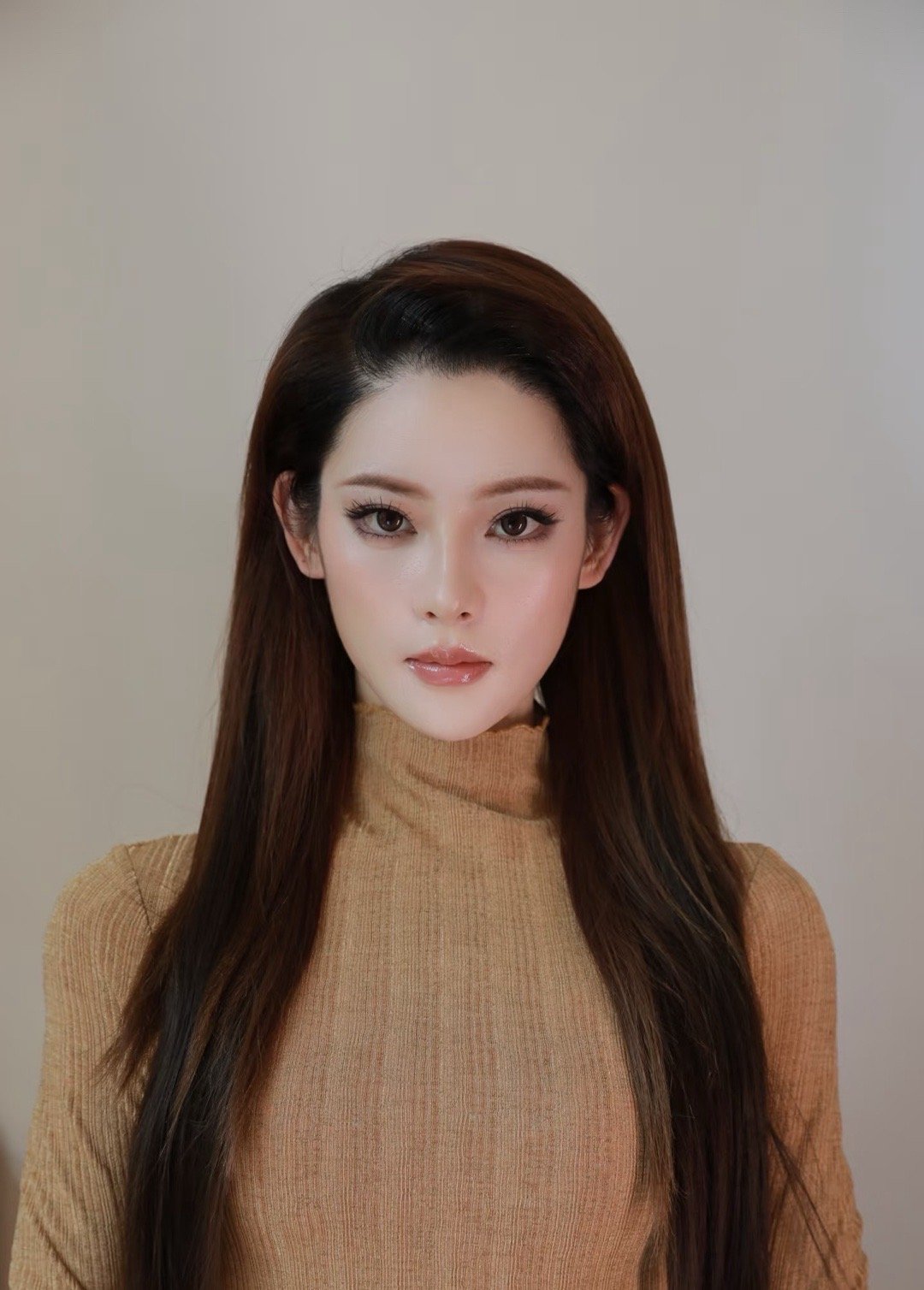 我觉得网红四大门面是阿尔忒弥斯美伢、方圆、易梦玲、迅猛龙