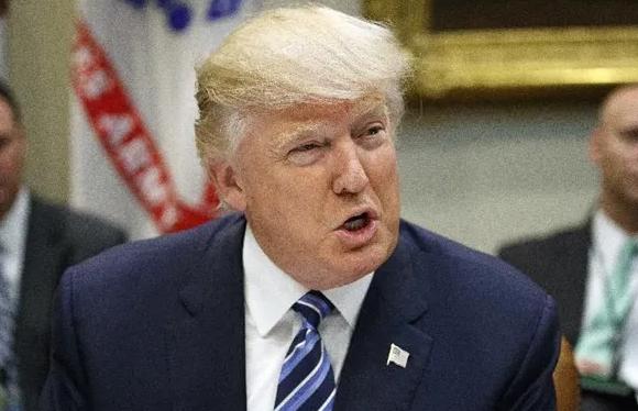 现在美国的顶尖华人就是黄仁勋、苏姿丰等，不超过十个。只要特朗普想“斩杀”黄仁勋，