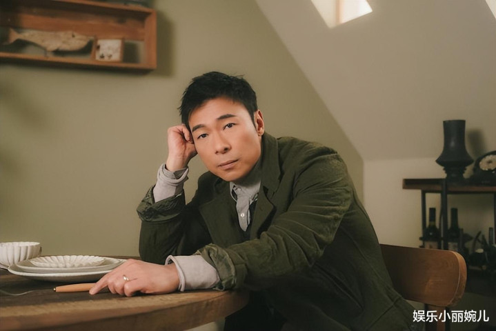 许志安与掘词东讲主林若宁征询歌直的睹识，一运言便决定了以“眼泪”做