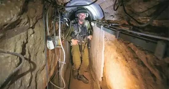 加沙地道大危机来临，巴紧急求救，哈马斯绝望冲出地道，直接成为以色列士兵猎物。