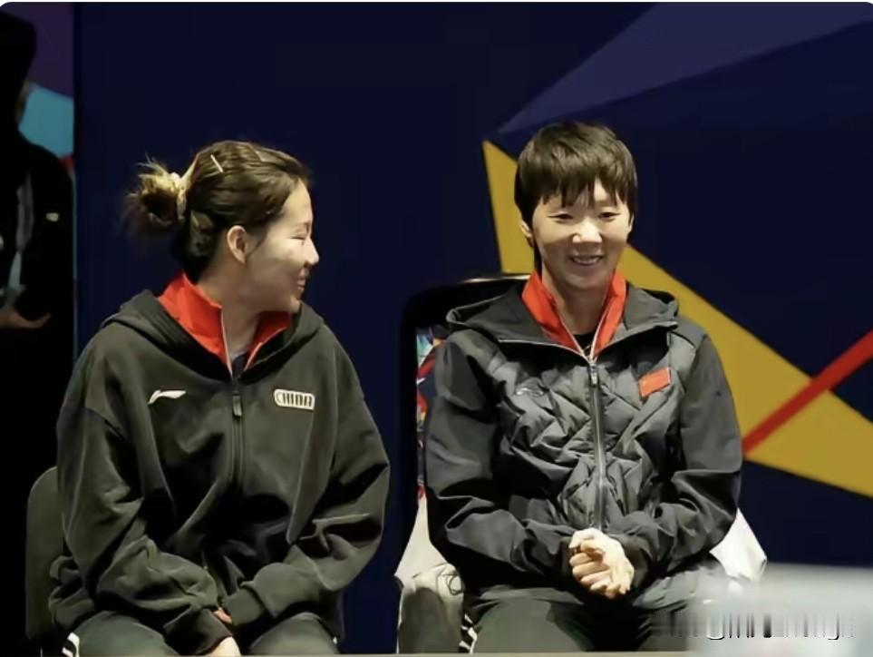 王曼昱和陈幸同这俩姑娘，都是话不多、性子内敛的人，却成了彼此最懂的好朋友。看