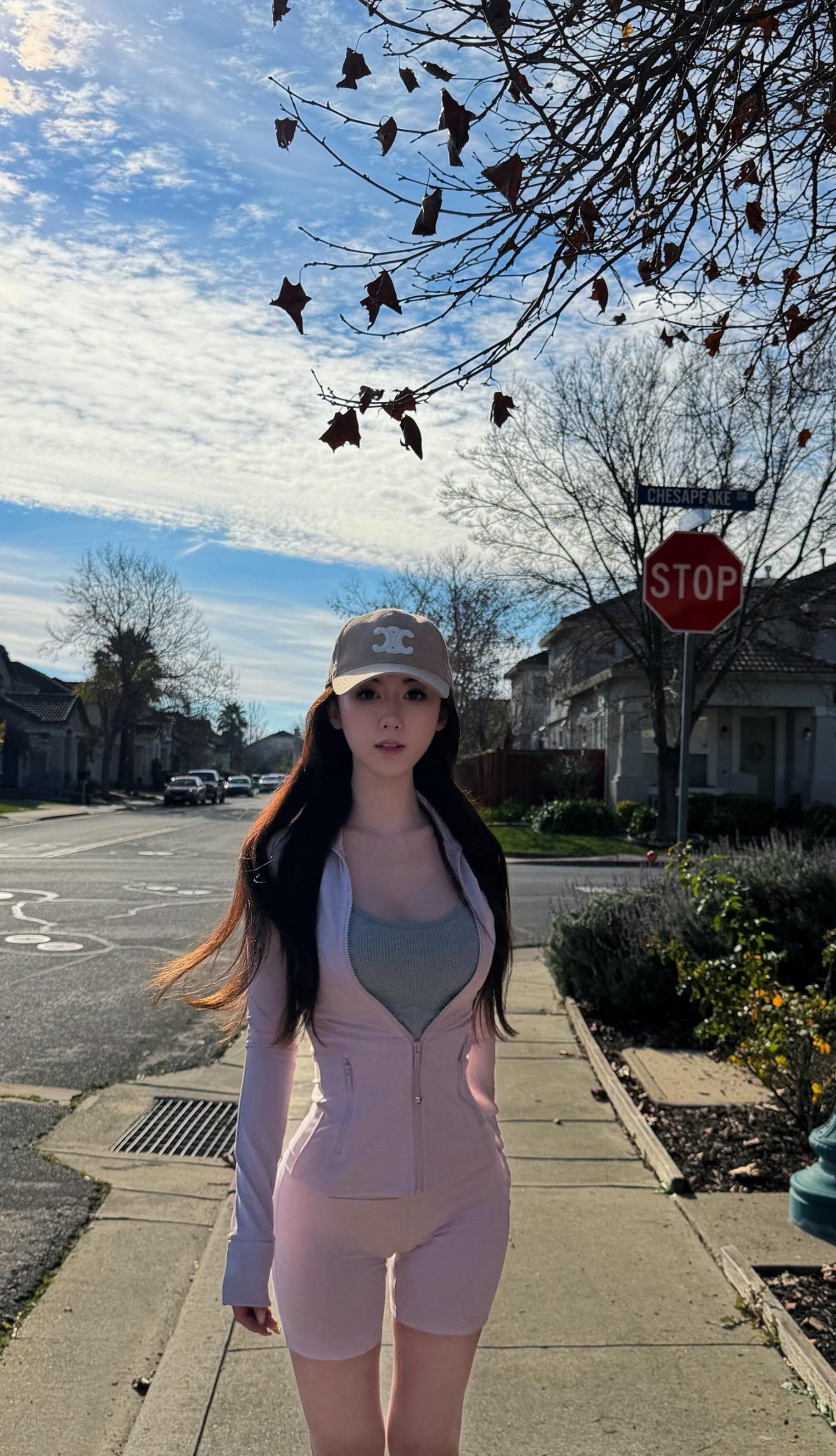 Lululemon的美女感。