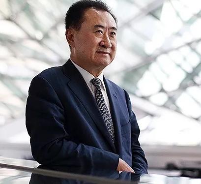 反转！万达“断臂”后，第一次把卖掉的广场买回来了。12月2日，山东烟台芝罘