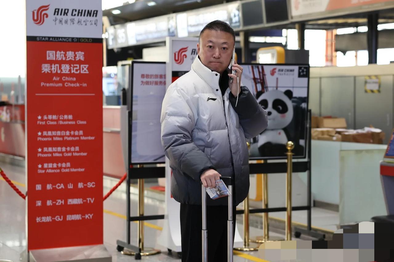 11月26日国乒出征成都混团——王皓马琳表情坚毅带队出征全运会结束，久未随