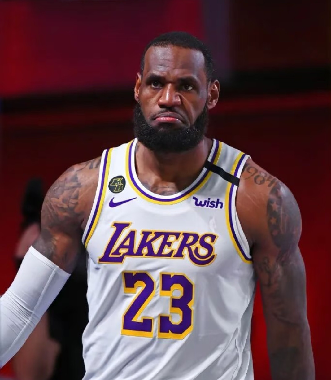 -詹姆斯真的太有钱了！净资产：14 亿美元（约 101 亿人民币）​-NBA 生涯税前总工资：5.8