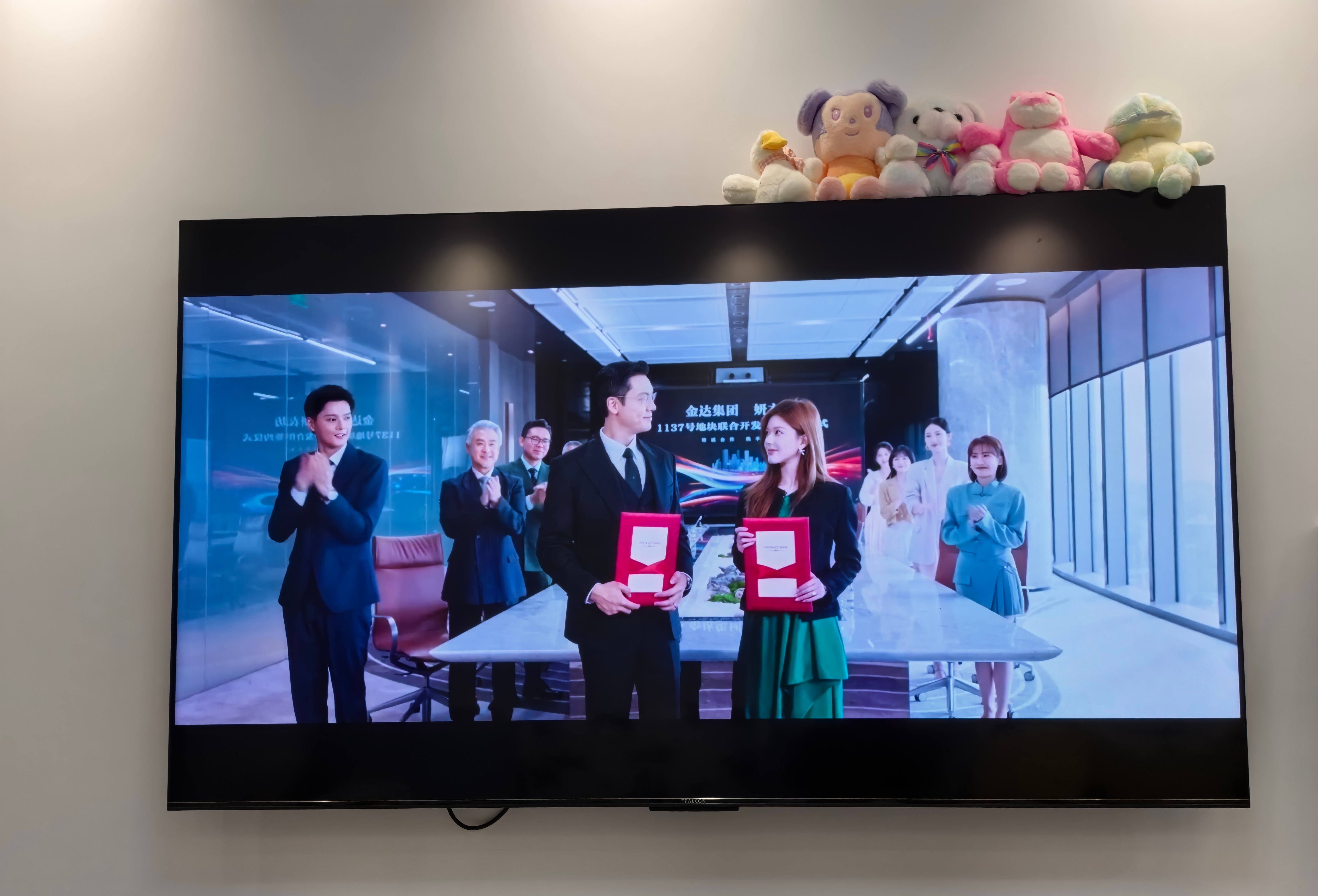有一说一，赵露思这次主演的《许我耀眼》确实挺不错的。陪媳妇断断续续看完了，整体感