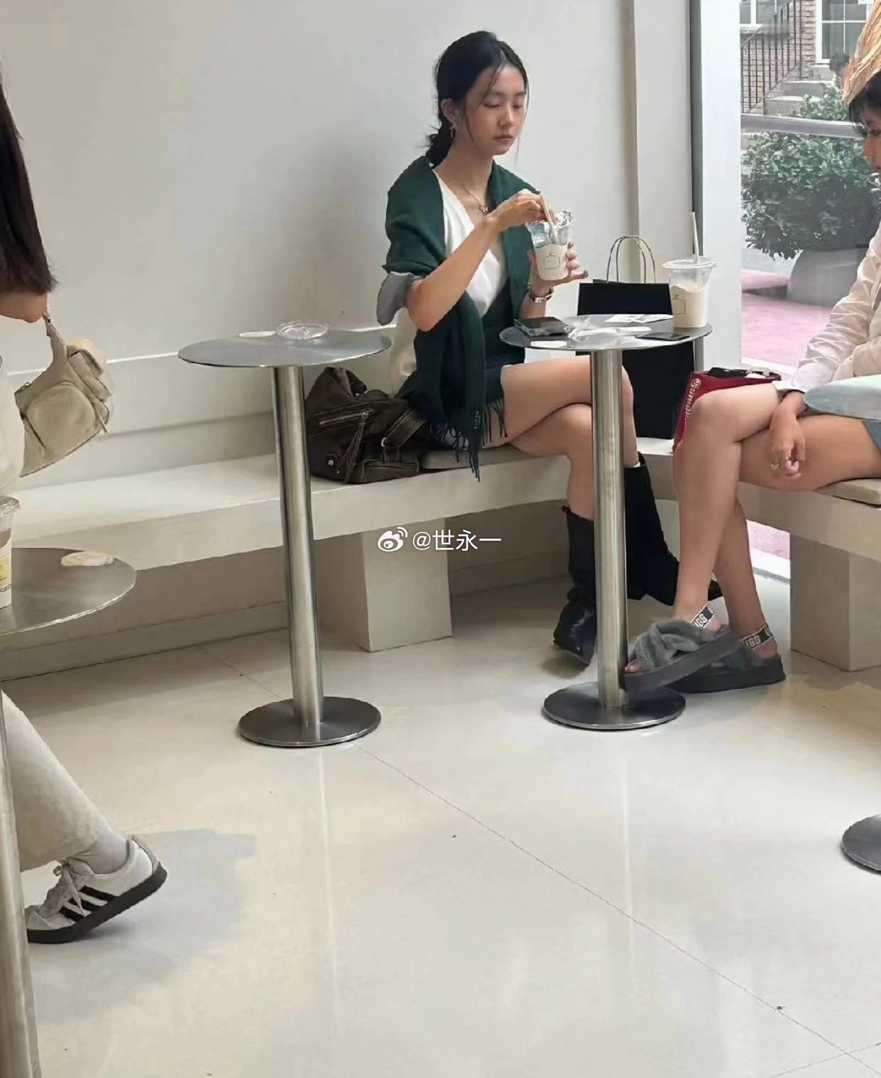 黄多多真的和她妈妈孙莉一模一样