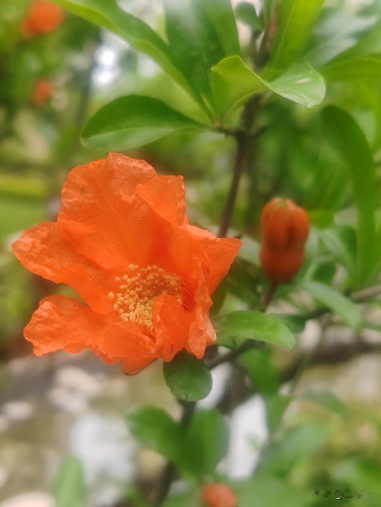 意境相对：风与雨（最经典的对仗）上联：风起风息风无影，下联：雨来雨去雨留痕