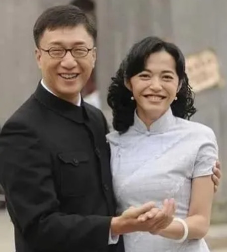 2008年，在拍摄《潜伏》时，姚晨久久不能入戏，急得孙红雷指着她破口大骂：“你是