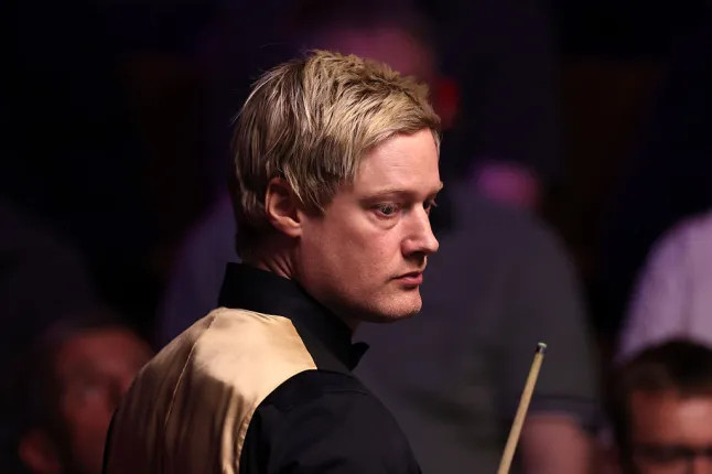 罗伯逊呼吁禁用奥沙利文巧粉引发争议（“巧粉门”风波）尼尔·罗伯逊呼吁禁止罗尼·