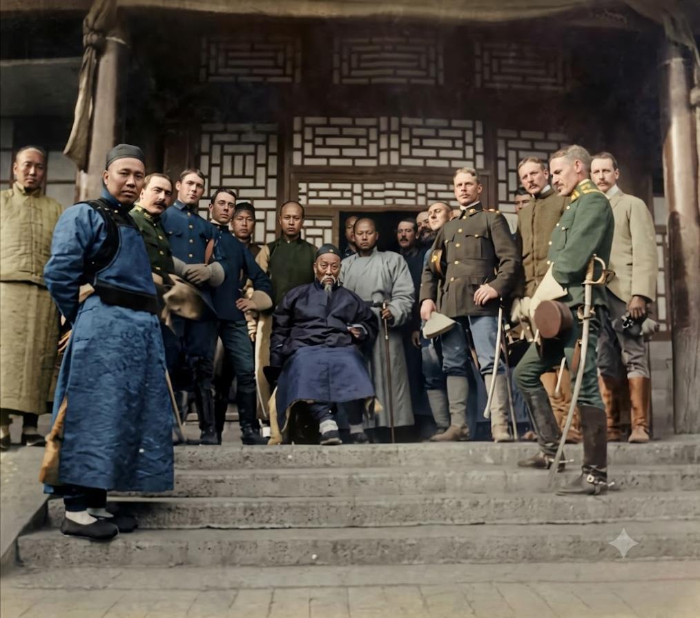 庚子国变，八国联军铁蹄踏破北京城。慈禧西逃，留下风烛残年的李鸿章北上与列强“议和