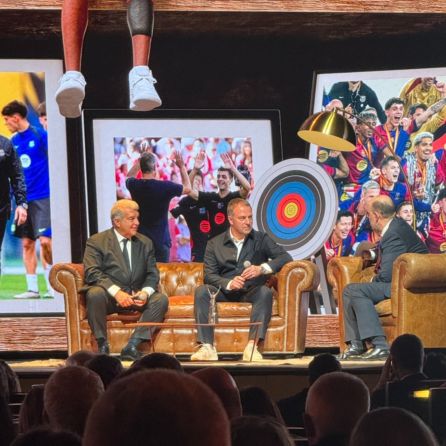 弗里克：我在这里非常开心，我想在这里待很多年。执教巴塞罗那一直是我的梦想拉波尔塔