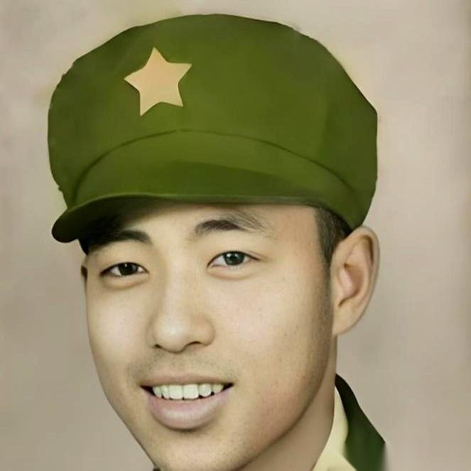 他爹当年跟我说，他女儿要嫁个比我好几百倍的男人，让我死了这条心。十几年后，我是