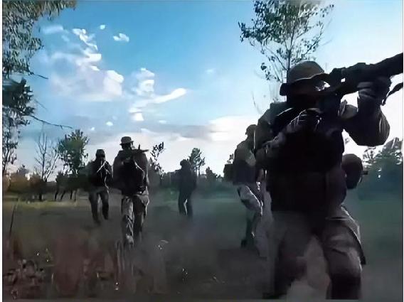 俄军火力拉满！控制了波克罗夫斯克99%的城区乌军士兵纷纷放下武器投降！