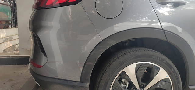 宋被划的严重被划了，第一次提车啥都不懂，急，要多少钱，怎么办