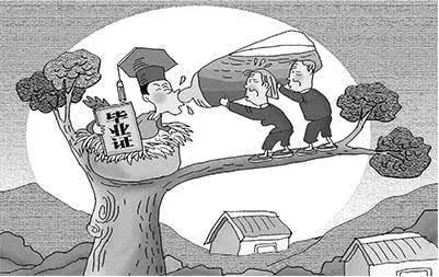 楼道里的哭声太戳心！35岁啃老族被父亲暴揍，十年不上班只打游戏，谁的错？“