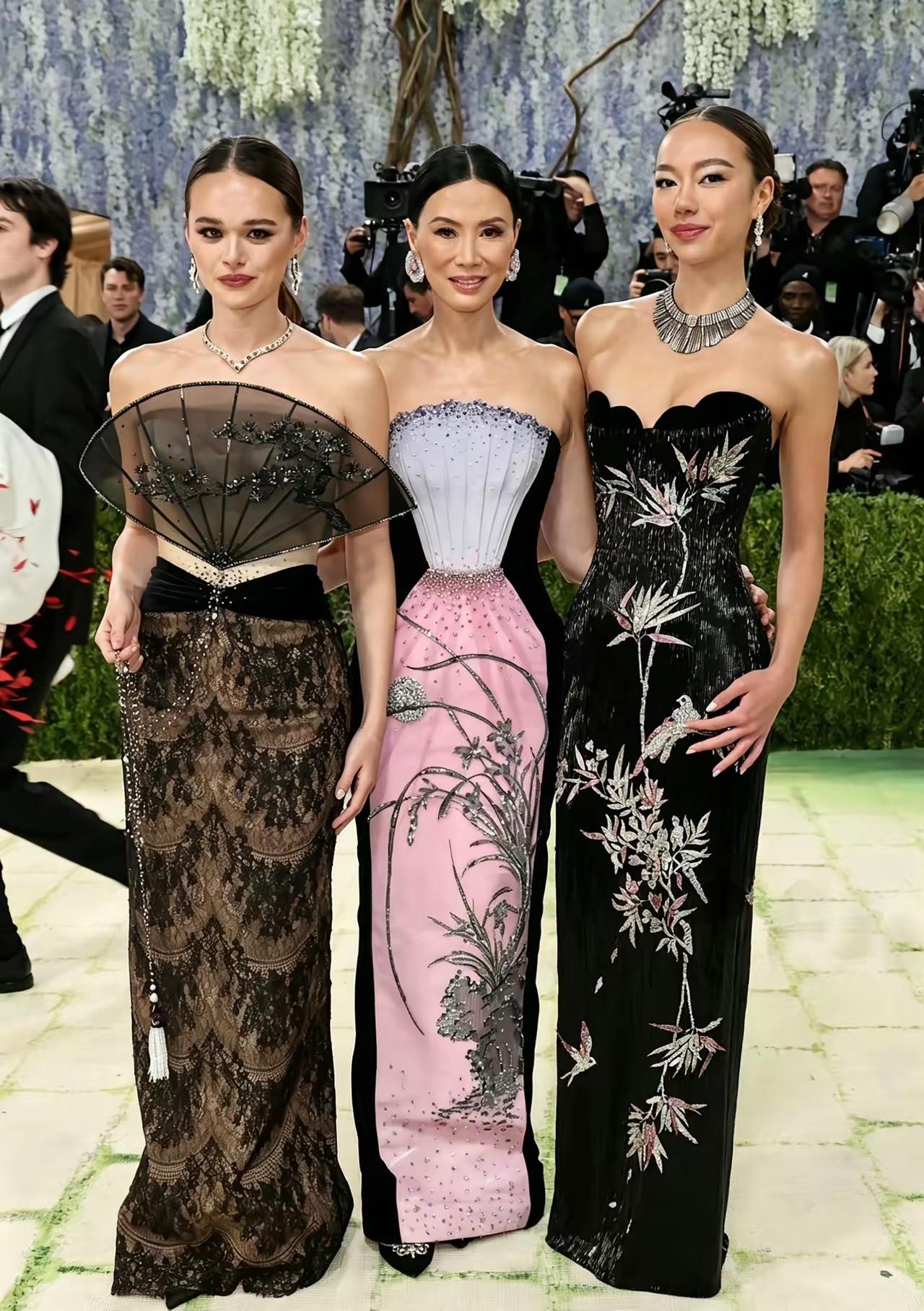 邓文迪是人生赢家，不仅如愿嫁了豪门，还生了两个女儿，母凭子贵。虽然婚姻解体了，不