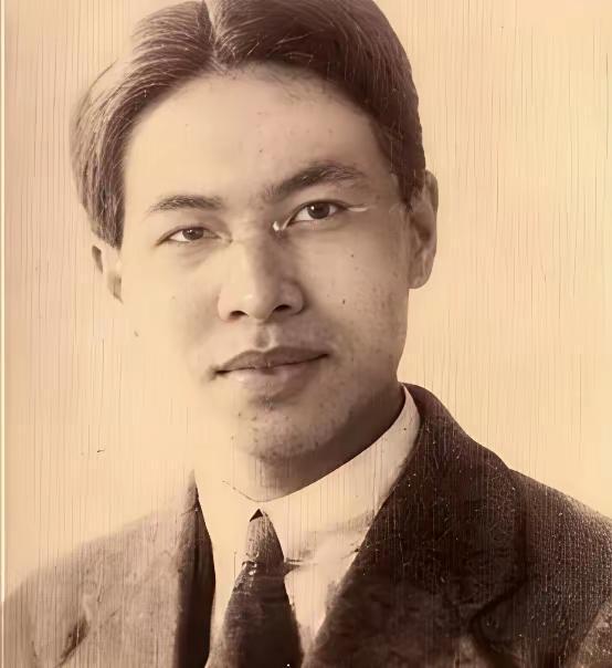 1936年，北大，陈西滢一脚踹开外国同事的房门，撞见妻子凌淑华衣衫不整坐在床上。