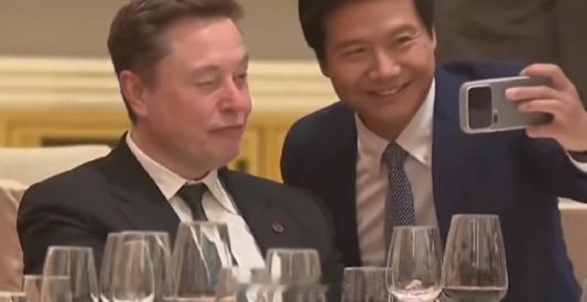 谦卑与粗鄙的混合体。一个很奇怪的现象，就是马斯克从不理睬这些造车新势力，但这些新
