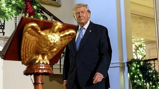 美军扣押俄护航油轮，特朗普毫无底线！英法策应美军，俄准备复仇 “在公海登船扣