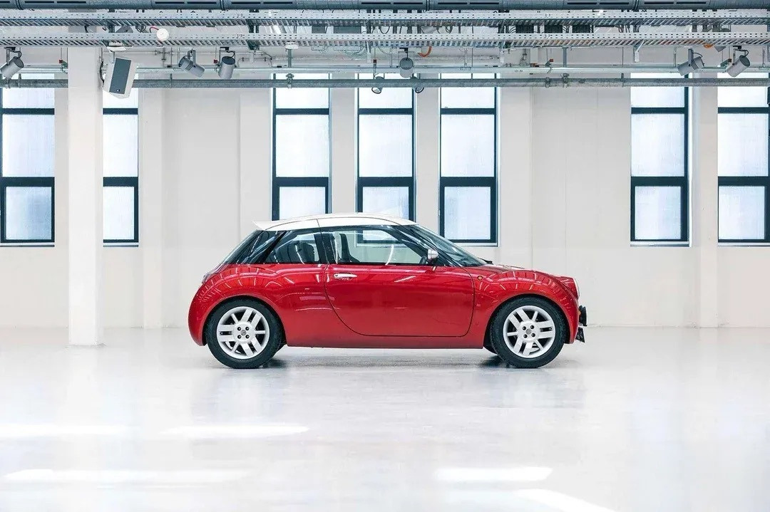 MINI过渡期的经典作品MINIACV30概念车，既是对经典Mini历史的