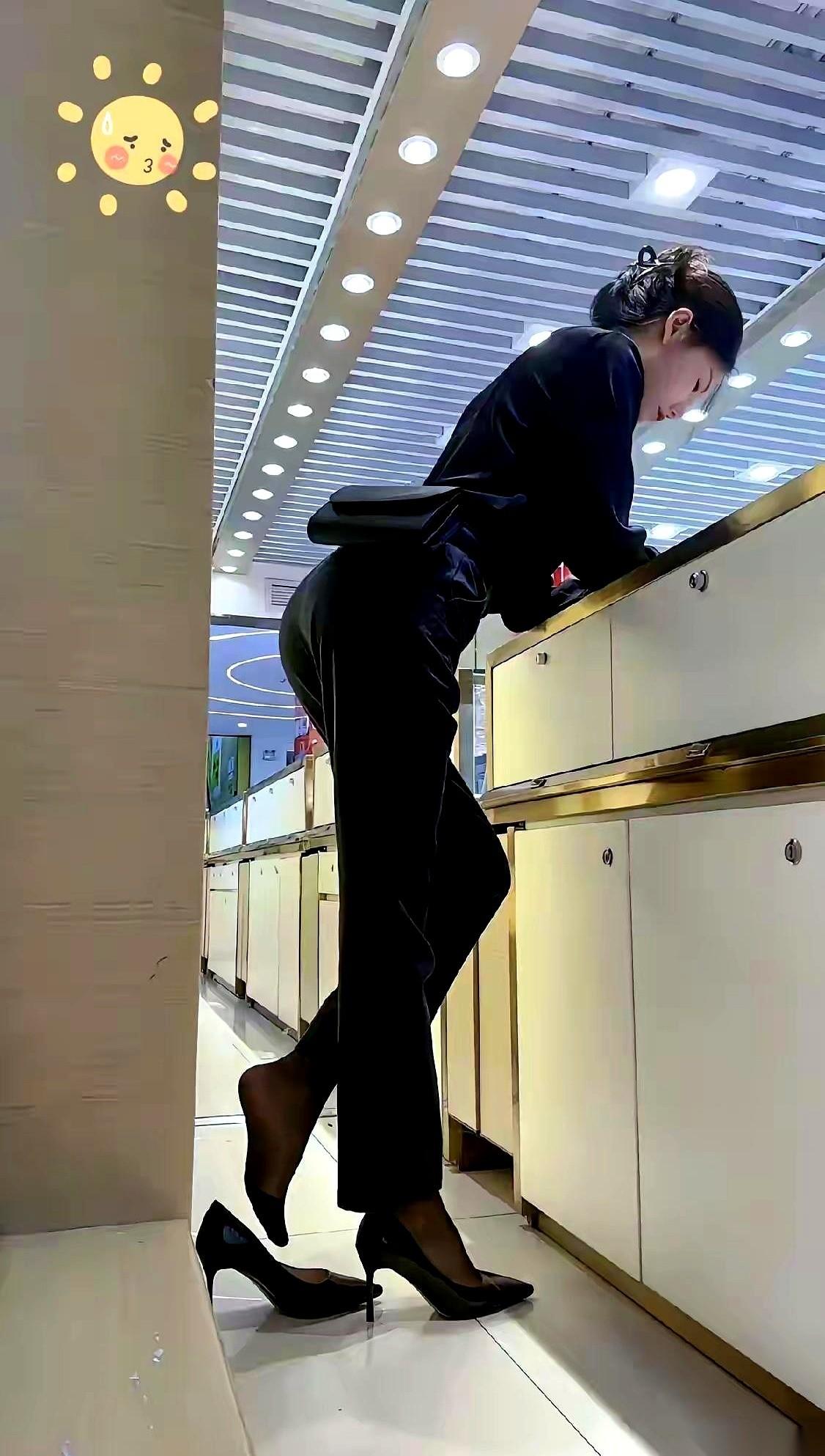 28岁，博士生导师。就这几个字，我愣了半天。我掰着指头算了算，我28岁在干嘛