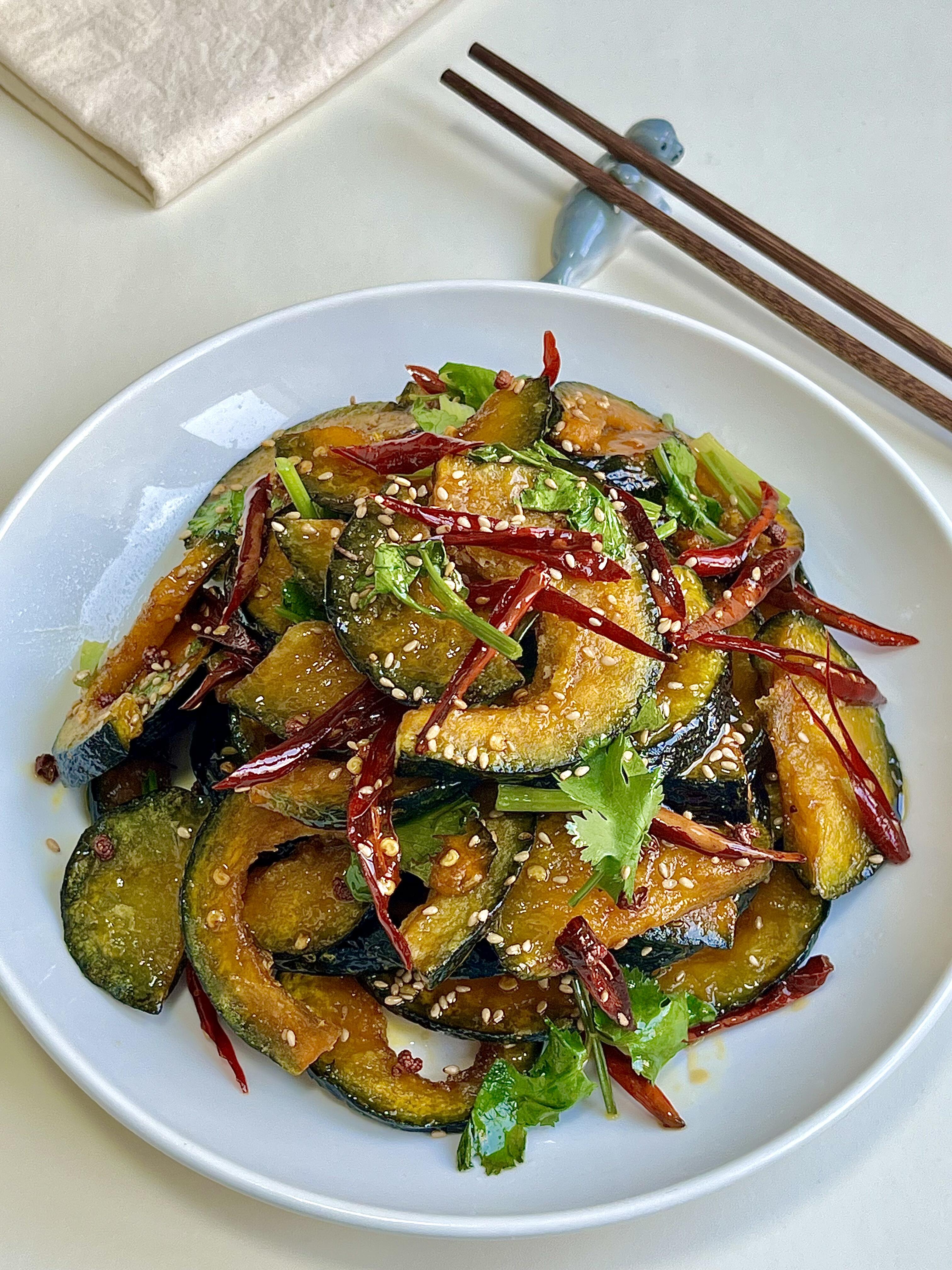 椒香风味南瓜！外酥里糯，酸甜微麻超解馋家人们谁懂啊😭挖到宝了这道风味南瓜，