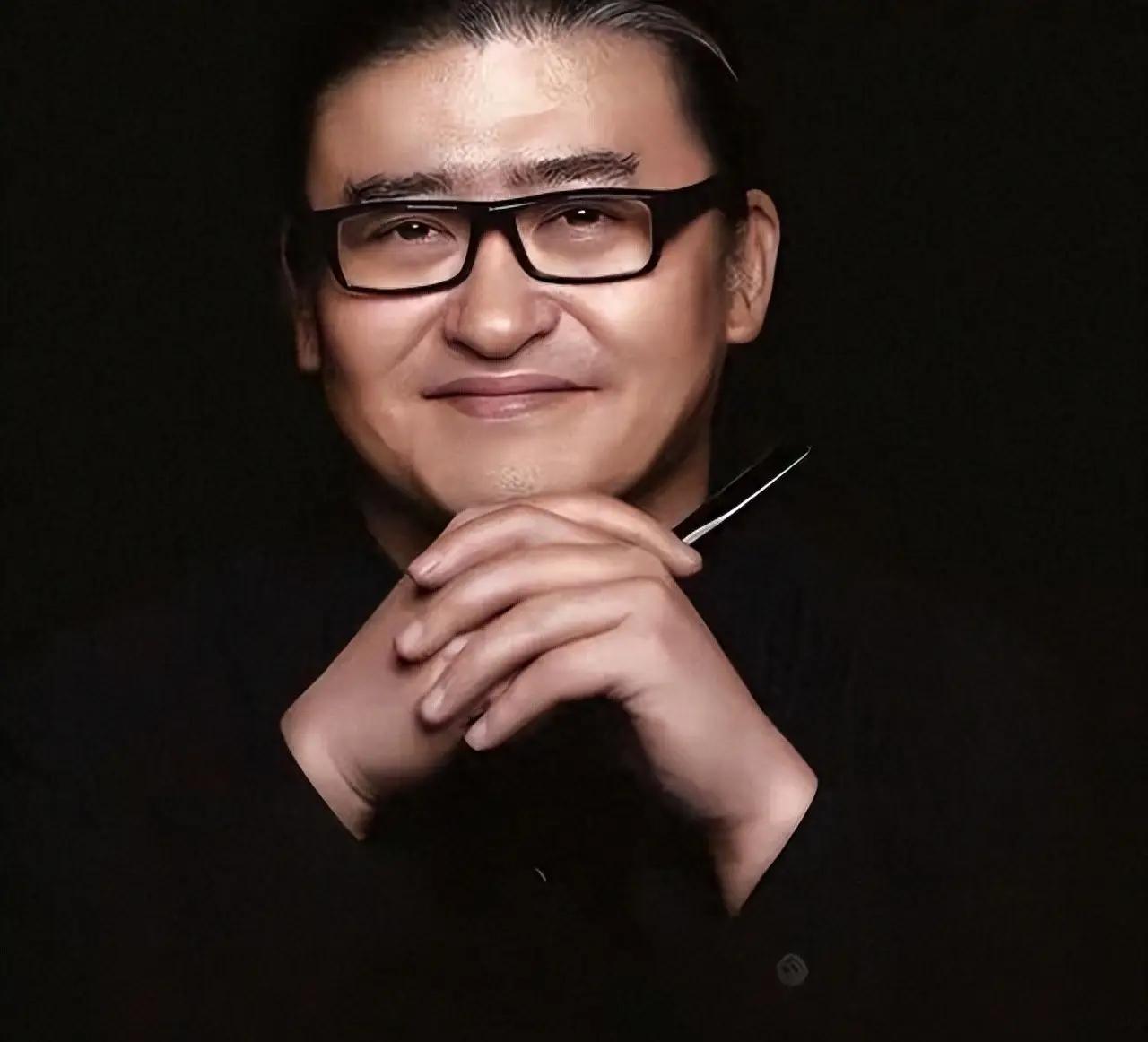 高校有个不成文的规矩，非本专业的工作或才能，成就再大，不能参与评职称，连工作量都