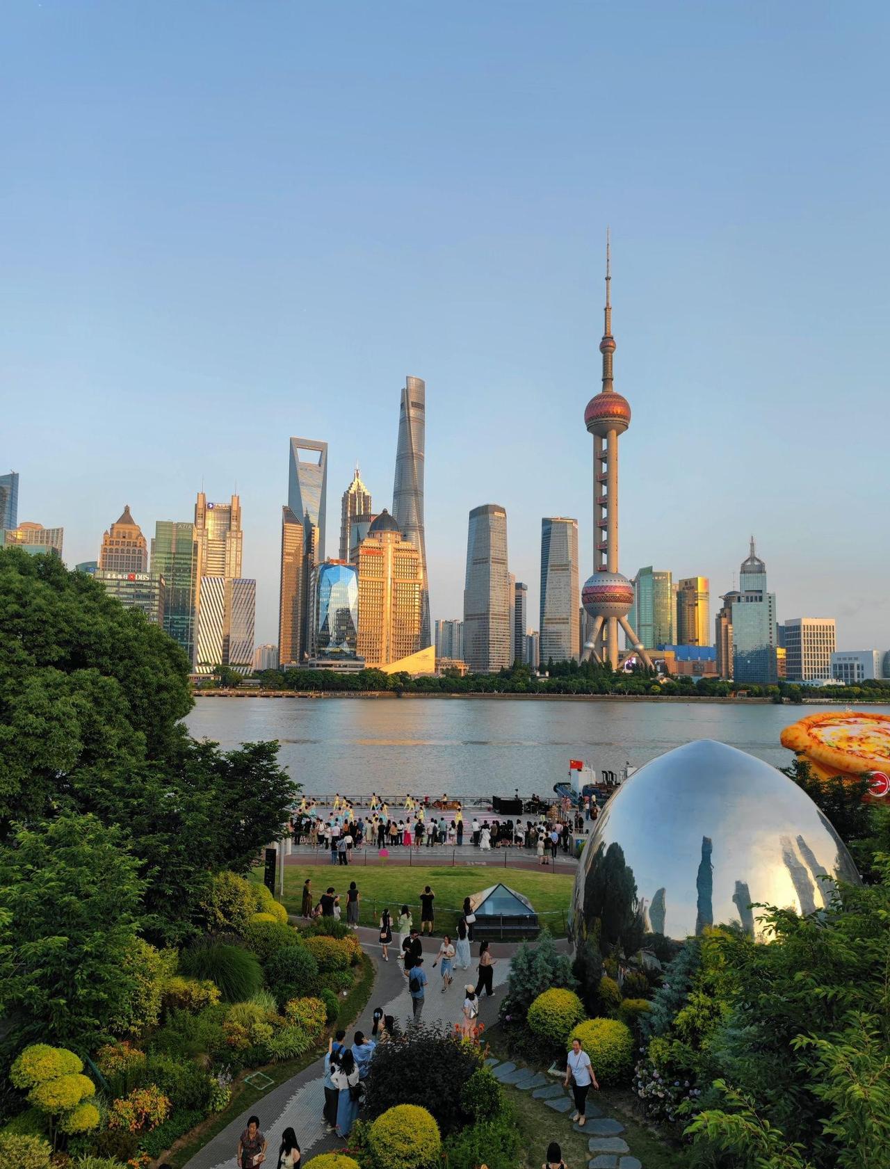 2024年，上海GDP5.39万亿元2025年，上海GDP5.67万亿元