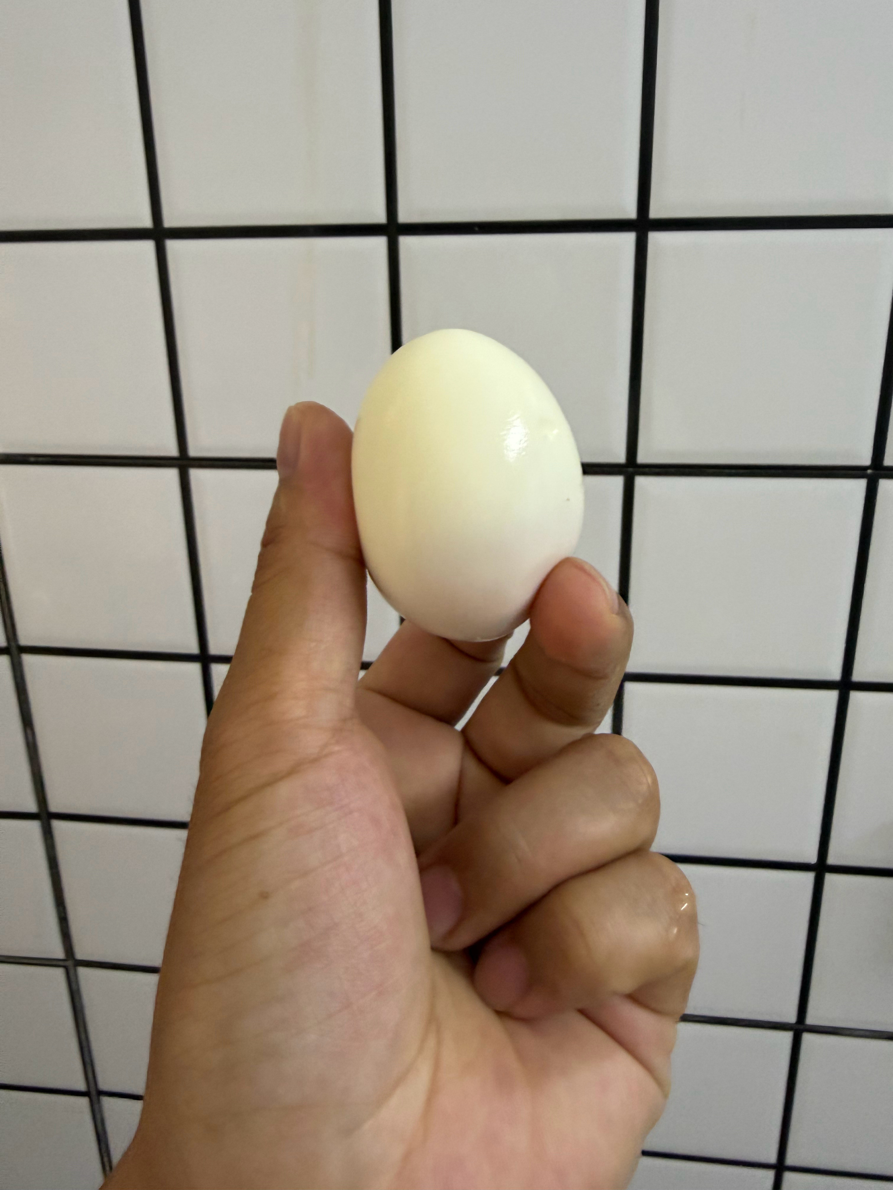 早餐就吃水煮蛋，它算得上是食材界的营养天花板，是普通人能买到性价比最高、营养最全
