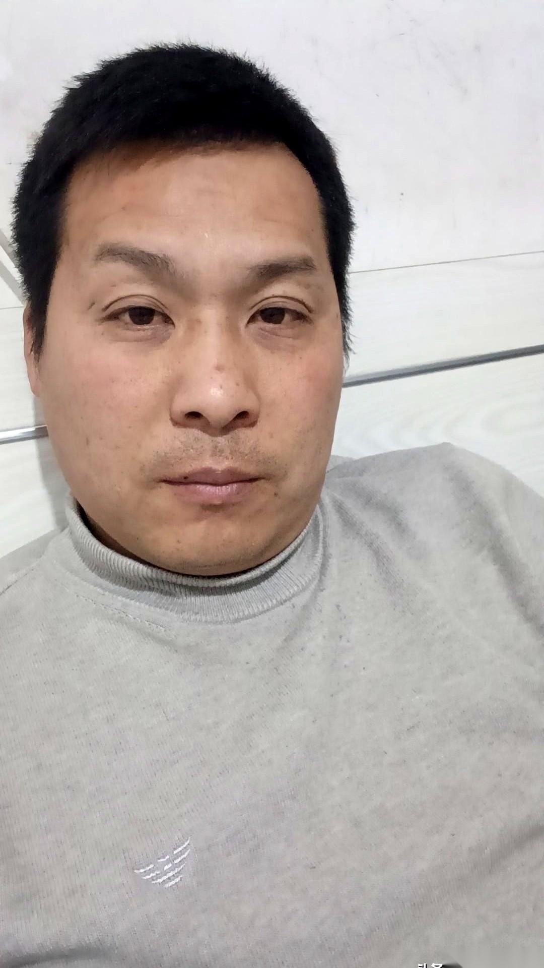 抽了二十年烟，戒了一年多了。很多人问我怎么做到的，说实话，我自己都觉得有点魔幻